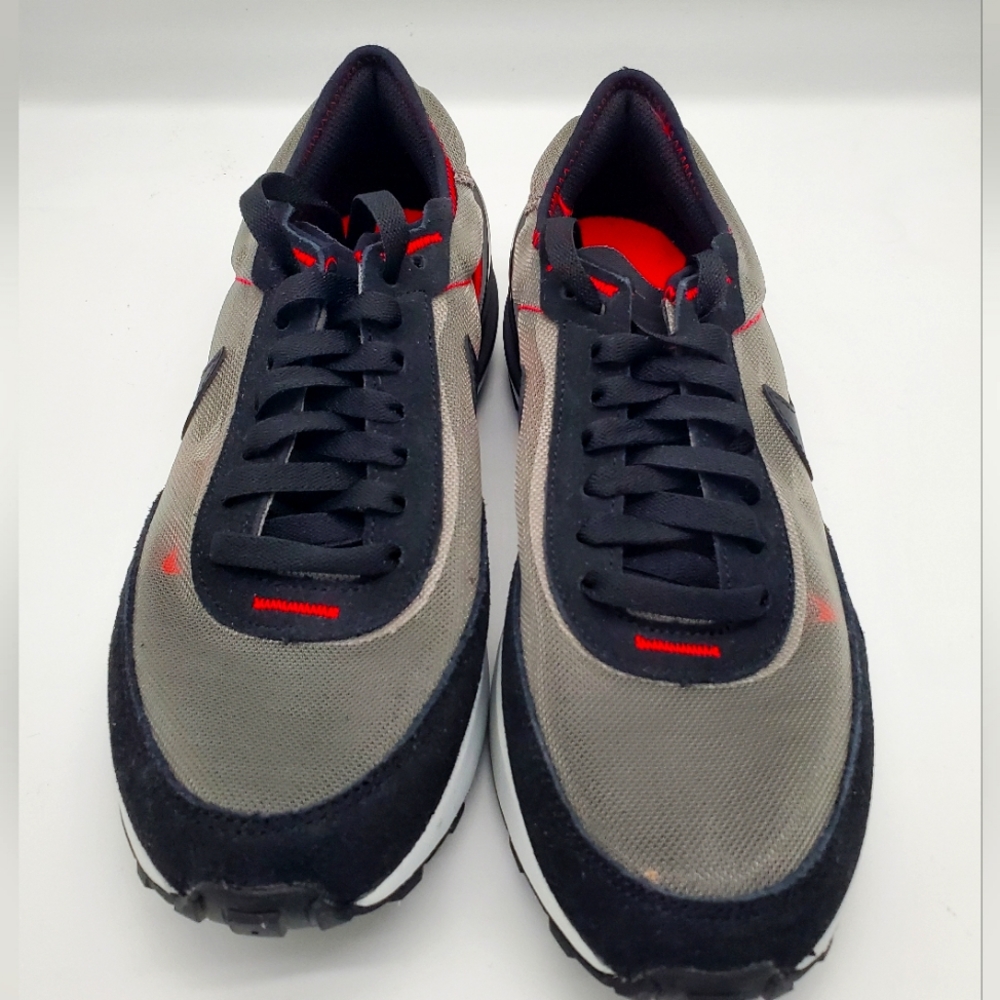 NIKE . Waffle One